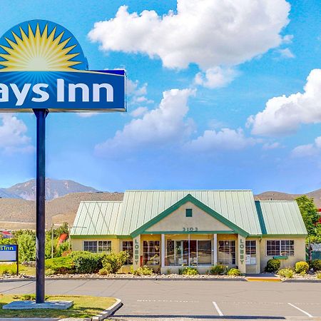 Days Inn By Wyndham Carson Stadt Exterior foto