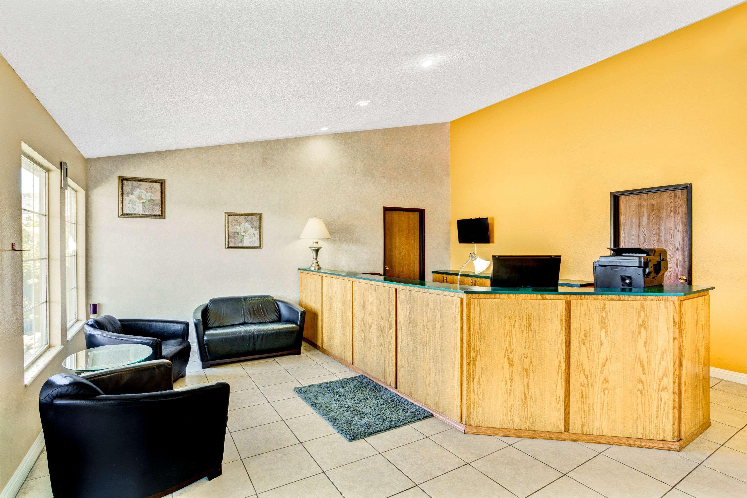 Days Inn By Wyndham Carson Stadt Exterior foto