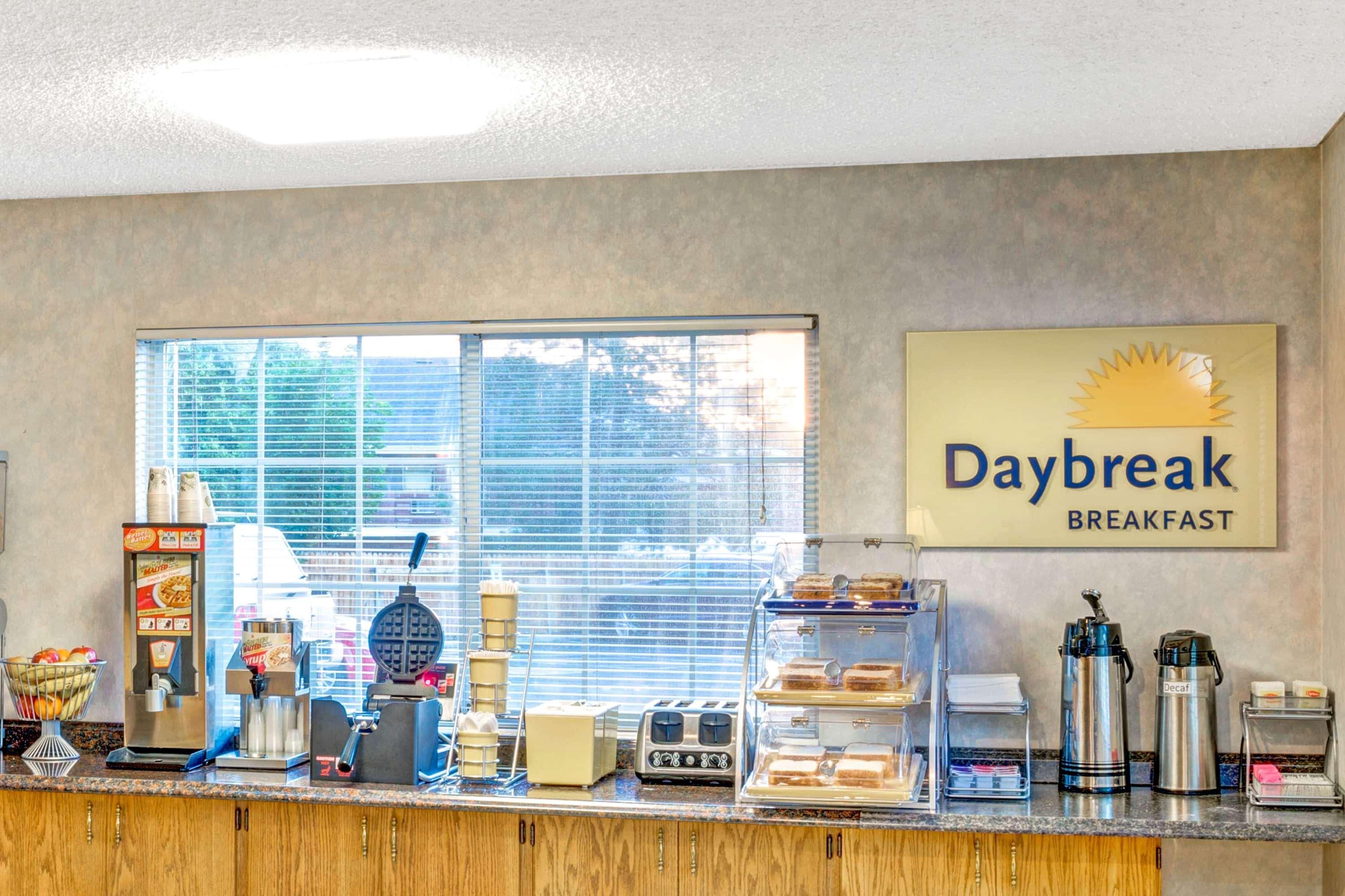 Days Inn By Wyndham Carson Stadt Exterior foto
