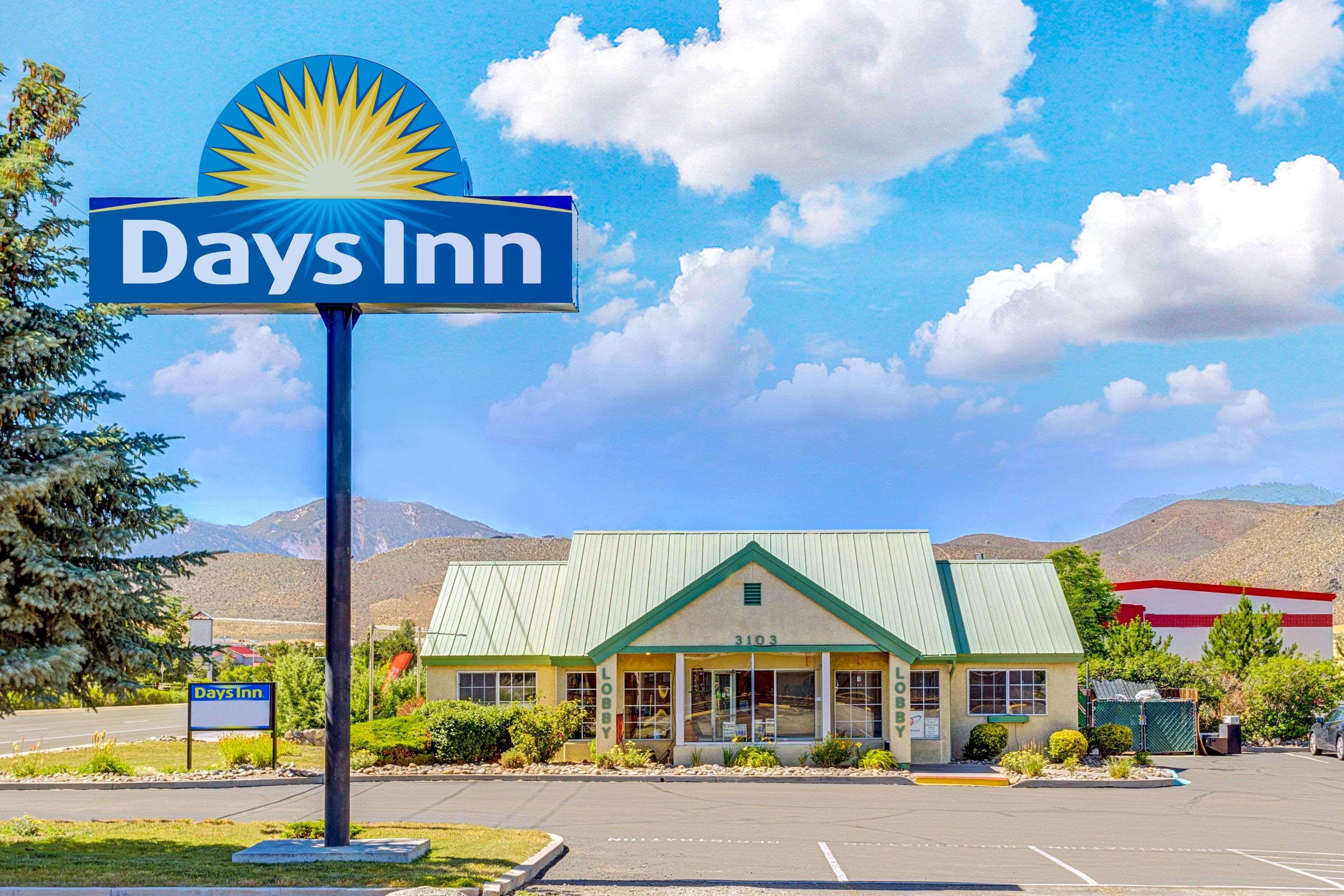 Days Inn By Wyndham Carson Stadt Exterior foto