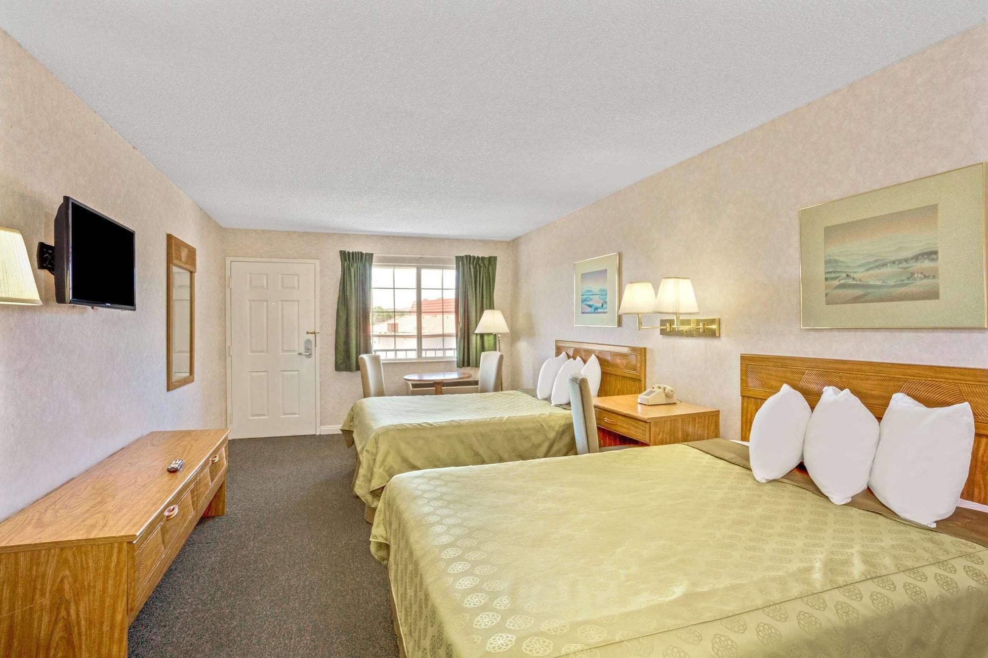 Days Inn By Wyndham Carson Stadt Exterior foto
